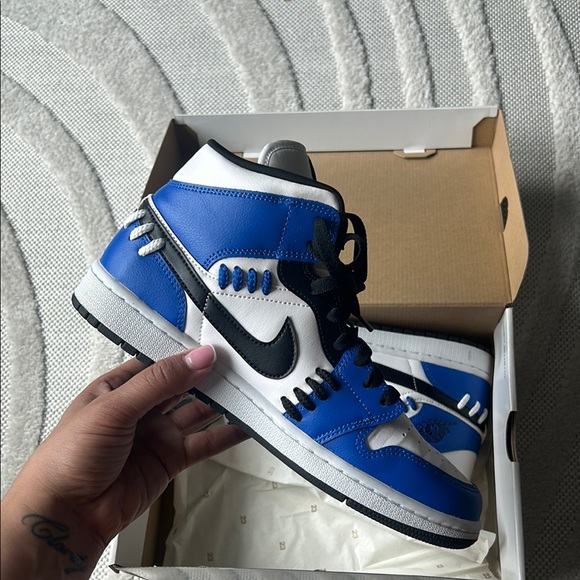 Nike Blue and White High-Top Sneakers ( Air Jordans) - Picture 5 of 6